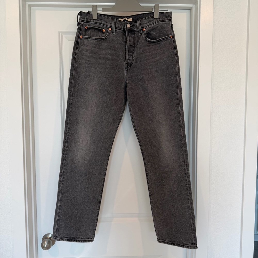 Women’s Black Levi’s Wedgie Straight-Leg Jeans